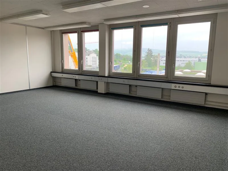 Büroräumlichkeiten beim Bahnhof Dielsdorf – Foto 3 von 5