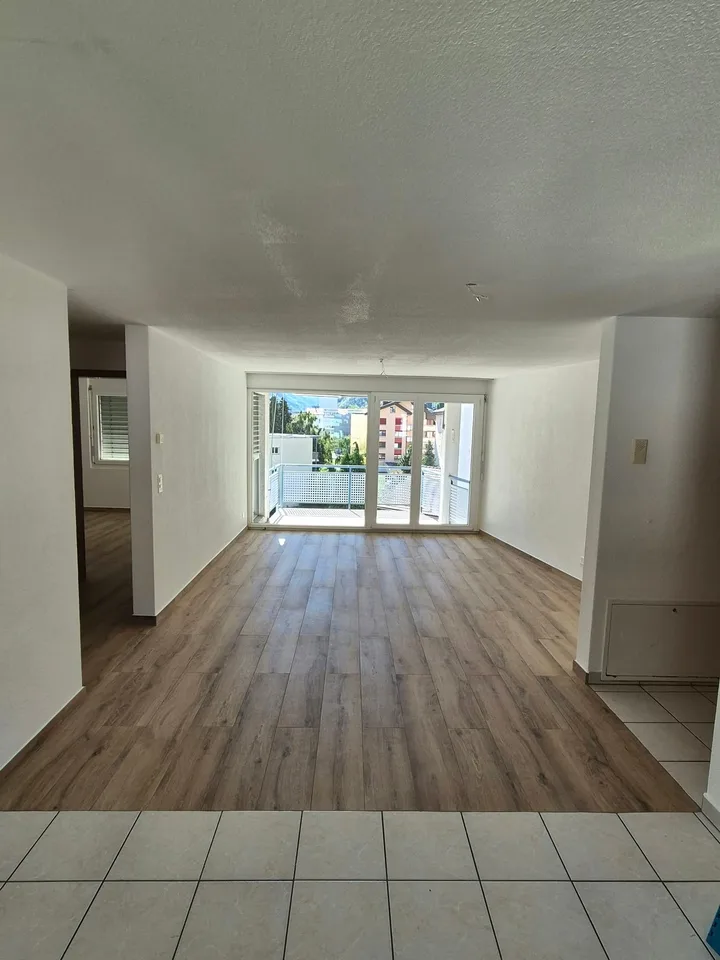 Bright 3-room apartment with balcony and beautiful view in Visp – photo 3 of 9