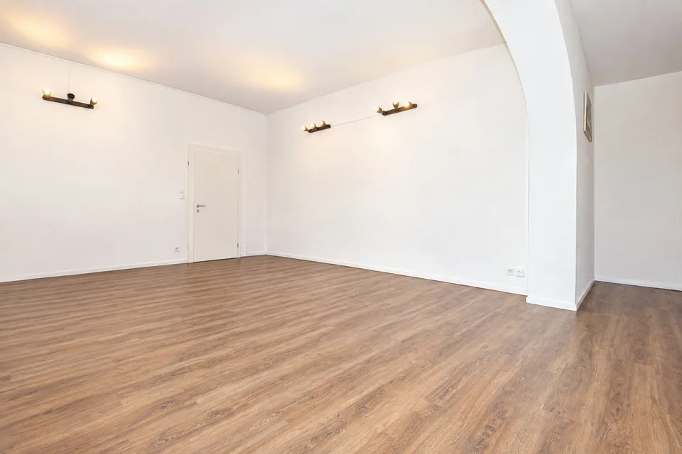 Attraktive Büro-, Praxis- oder Gewerbefläche an zentraler Lage in Wettingen – Foto 3 von 6