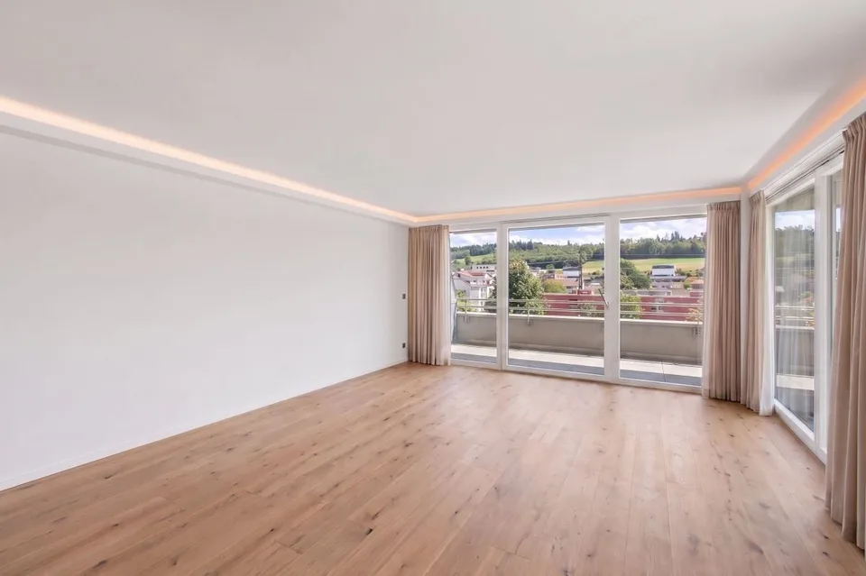 Attika 4,5 Zimmer von hohem Standard, vollständig renoviert mit hochwertigen Materialien – Foto 9 von 12