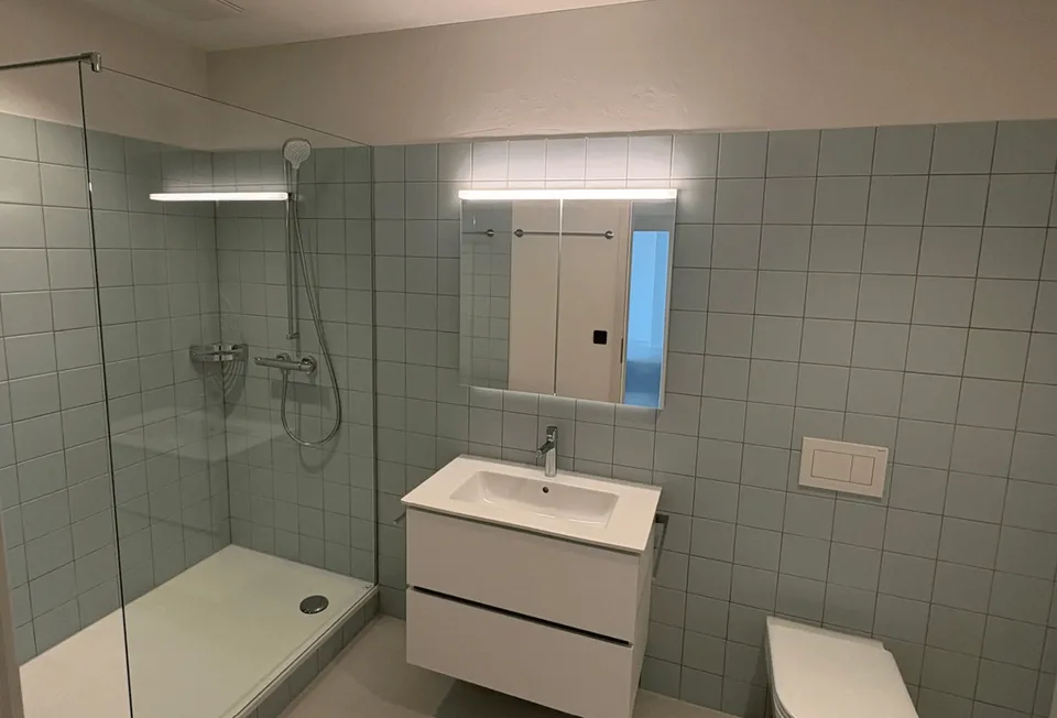 Renovierte Altbauwohnung - 1. Obergeschoss mit Balkon - 4.5-Zimmer mit Seeblick – Foto 8 von 11