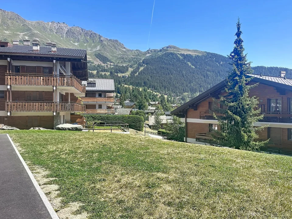 ROUSSEROLLE Erdgeschoss West – Foto 12 von 13