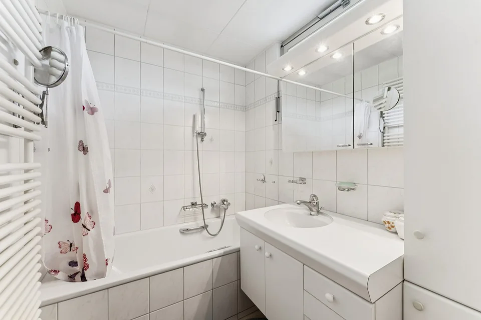Bella casa con due appartamenti e giardino – foto 11 di 13