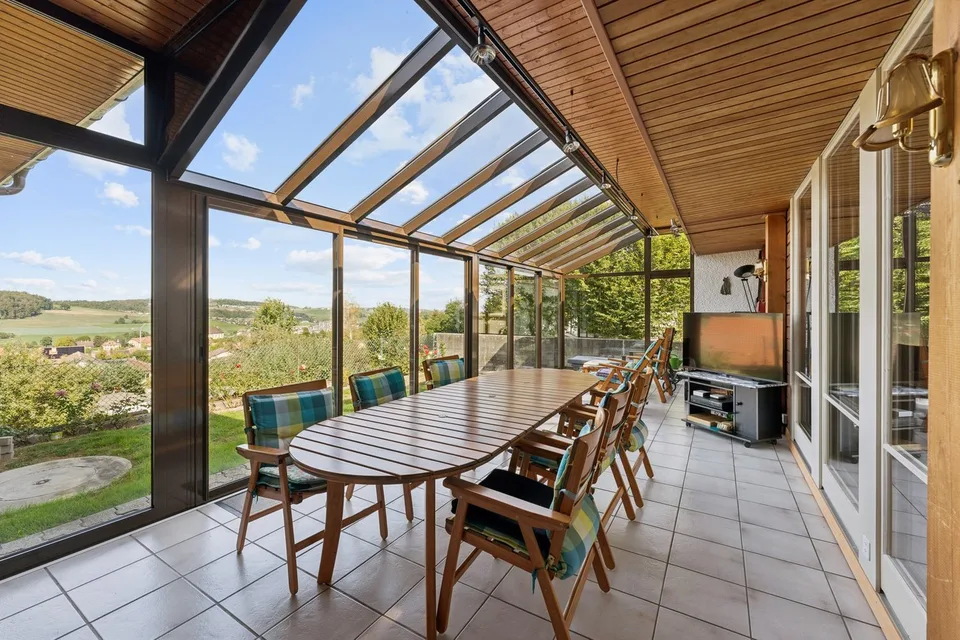 Bella casa con due appartamenti e giardino – foto 4 di 13