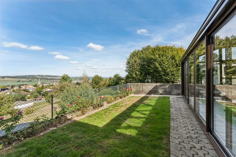 Bella casa con due appartamenti e giardino – foto 5 di 13