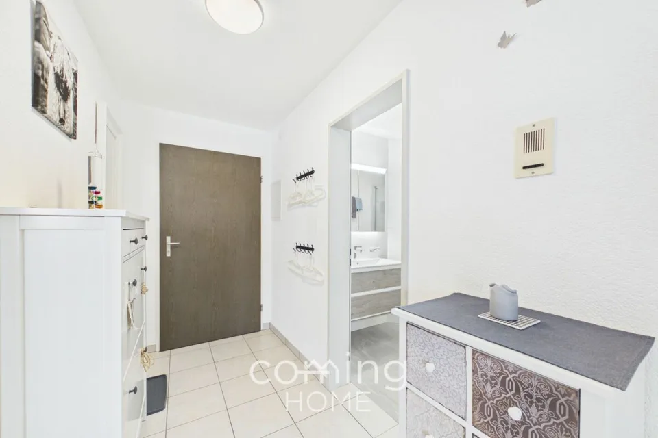Renovierte 2.5 Zimmerwohnung in Naters mit sonnigem Balkon und Bergsicht – Foto 8 von 13