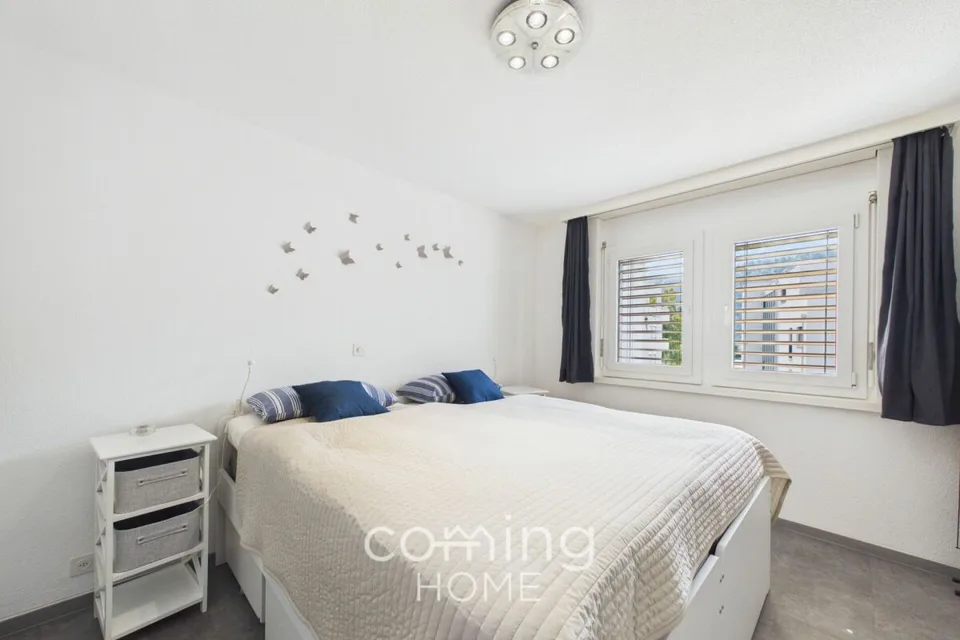Renovierte 2.5 Zimmerwohnung in Naters mit sonnigem Balkon und Bergsicht – Foto 6 von 13
