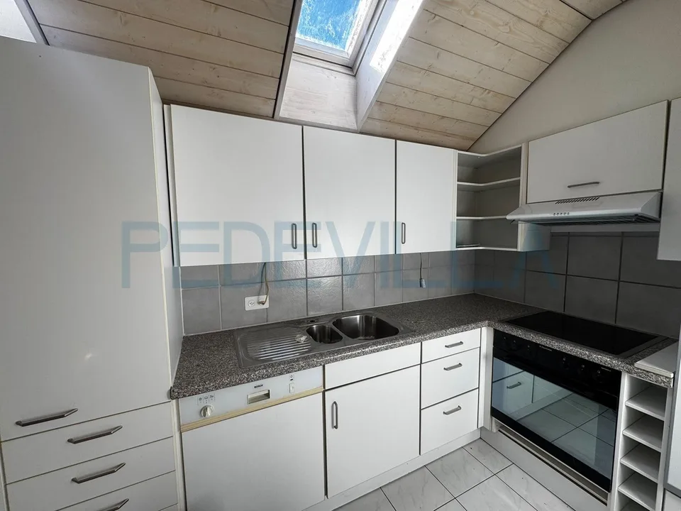 Zu vermieten ? Schöne 2,5-Zimmer-Wohnung im 4. Stock – Foto 2 von 9