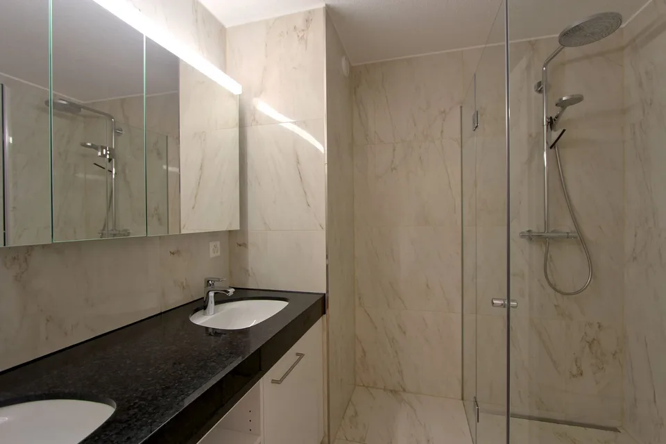 Grosszügige 5.5-Zimmer-Wohnung mit Panoramablick – Foto 8 von 15