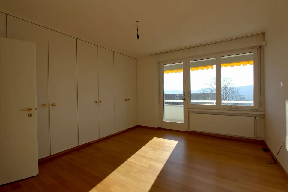 Grosszügige 5.5-Zimmer-Wohnung mit Panoramablick – Foto 4 von 15