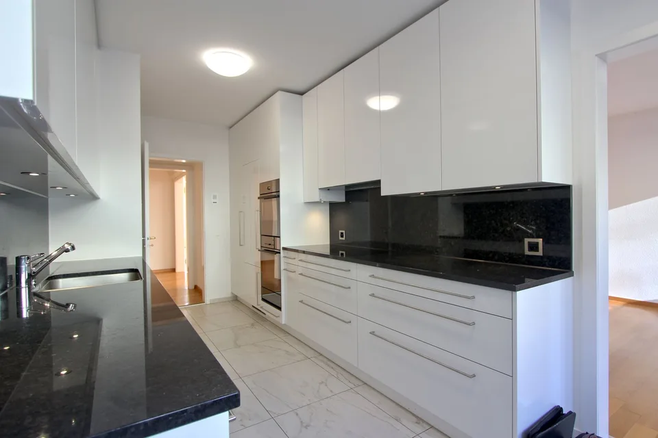Grosszügige 5.5-Zimmer-Wohnung mit Panoramablick – Foto 7 von 15