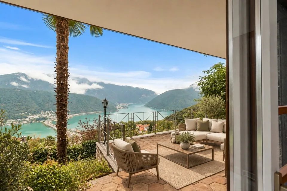 Carona - Una casa di charme con vista lago, terrazza panoramica e un dettaglio che fa la differenza – foto 2 di 17