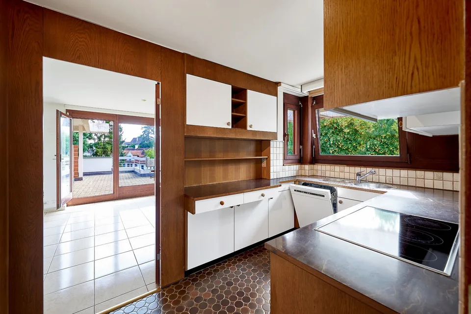 Gepflegte 2.5-Zimmer-Attikawohnung mit wunderbarer Weitsicht über Binningen – Foto 11 von 15