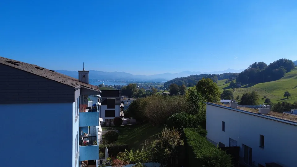 Immeuble d'investissement attractif avec six appartements en copropriété à Wilen bei Wollerau – photo 2 sur 13