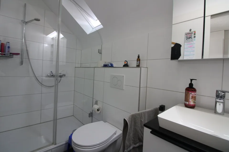 Propriété polyvalente et très spacieuse avec charme et potentiel – photo 6 sur 17