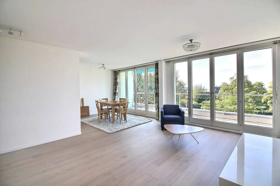 Geräumig und hell, 3.5 Zimmer mit freier Sicht in Lausanne – Foto 3 von 8
