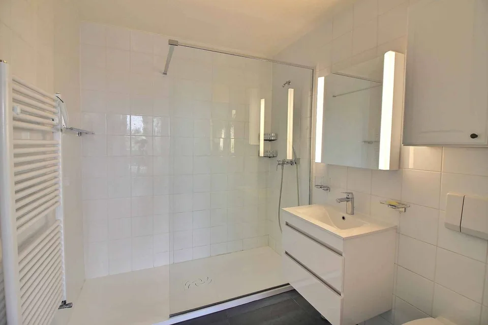 Geräumig und hell, 3.5 Zimmer mit freier Sicht in Lausanne – Foto 8 von 8