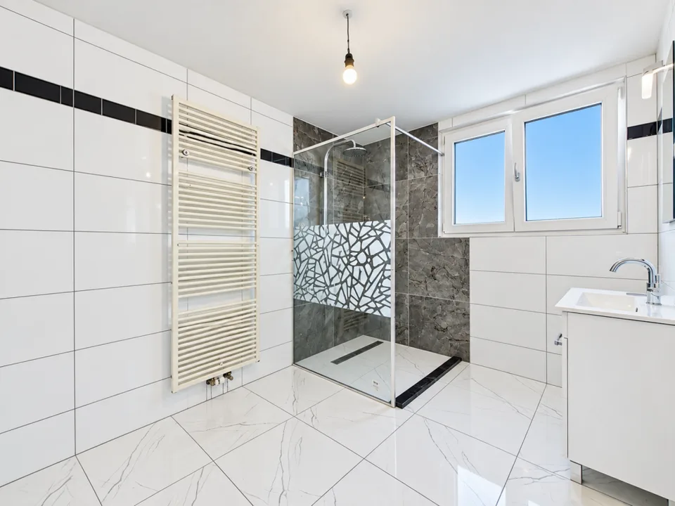 SPACIOUS IN A QUIET LOCATION! – photo 9 of 13