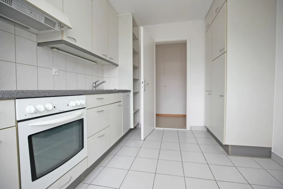 Spacious 3.5-room apartment near the train station – photo 8 of 9
