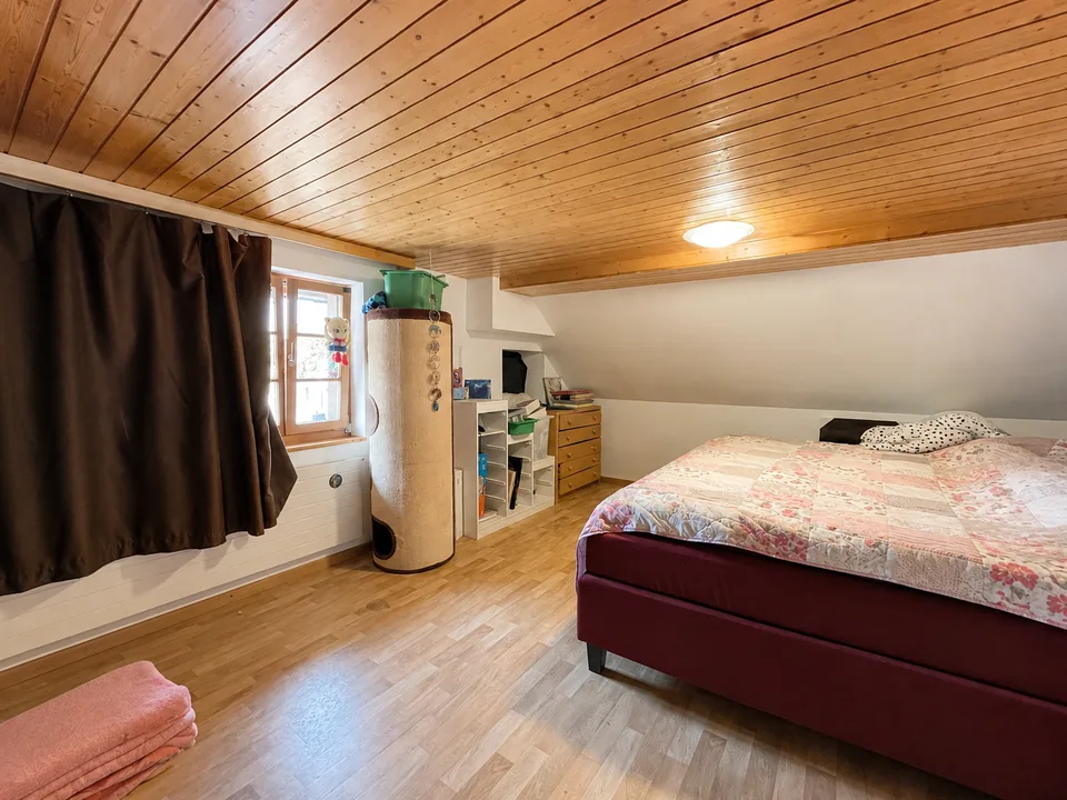 Charmantes 7.5-Zimmer-Chalet an idyllischer Dorflage in Luthern – Foto 5 von 13