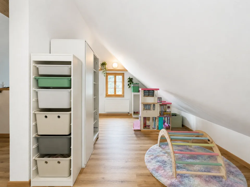 Charmantes 7.5-Zimmer-Chalet an idyllischer Dorflage in Luthern – Foto 8 von 13