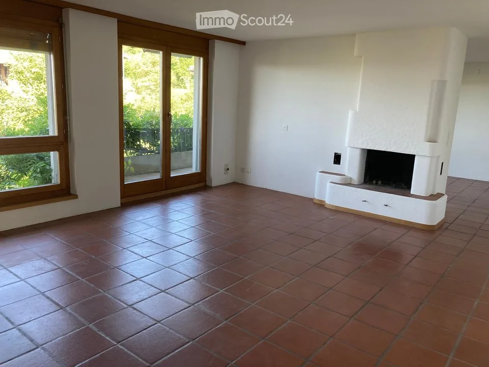 Zu vermieten - schönes 4-Zimmer-Apartment 1/2 mit großem Balkon – Foto 2 von 5