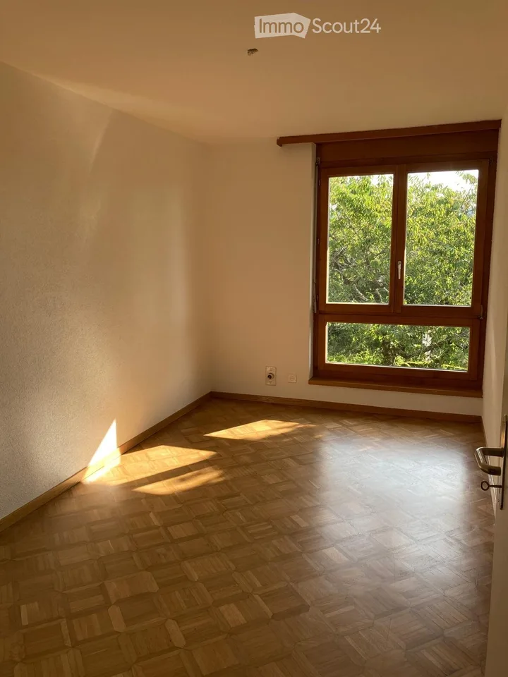 Zu vermieten - schönes 4-Zimmer-Apartment 1/2 mit großem Balkon – Foto 4 von 5