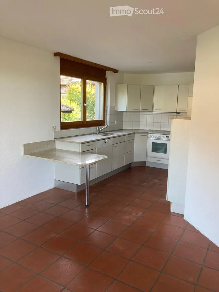 Zu vermieten - schönes 4-Zimmer-Apartment 1/2 mit großem Balkon – Foto 3 von 5