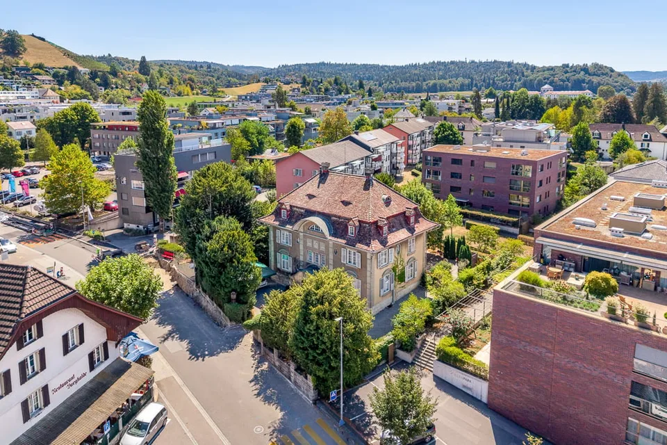 Lenzburg: Stadtvilla mit Umschwung – Foto 2 von 9