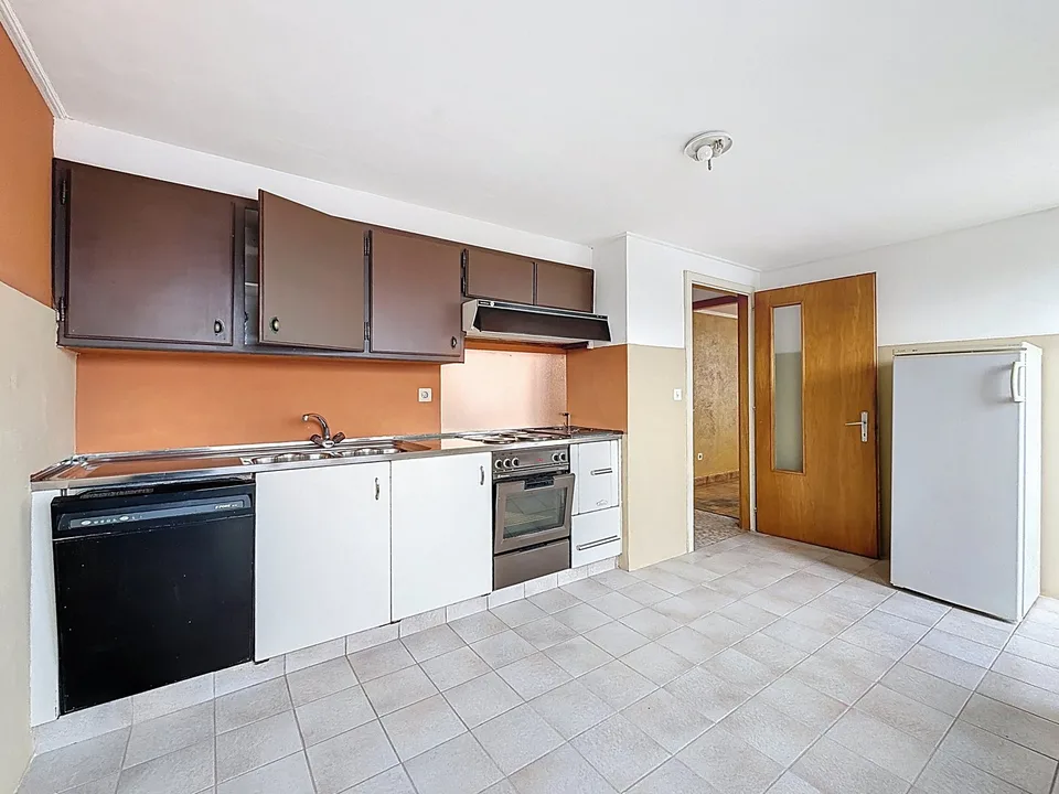 La tua futura casa da reinventare a Levron – foto 5 di 12