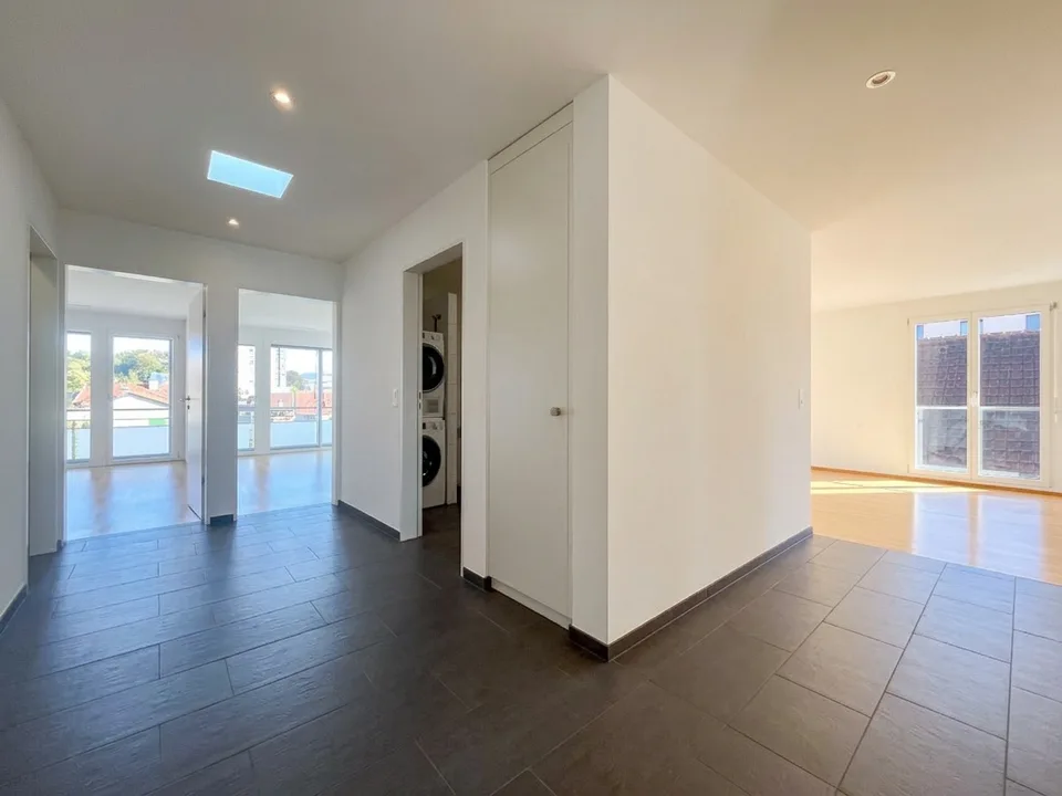 Grosszügige, lichtdurchflutete 4.5-Zimmerwohnung an zentraler Lage – Foto 12 von 15