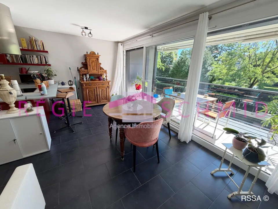Appartement traversant de 2,5 pièces et 85m² PPE avec 2 balcons – photo 3 sur 8