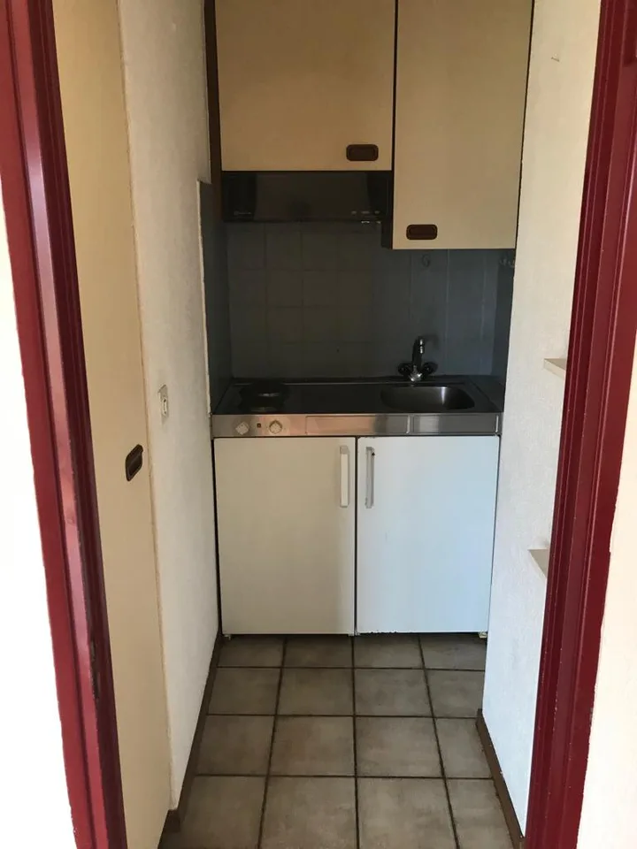 Appartamento 2 locali con balcone e vista panoramica a Vezia – foto 2 di 5