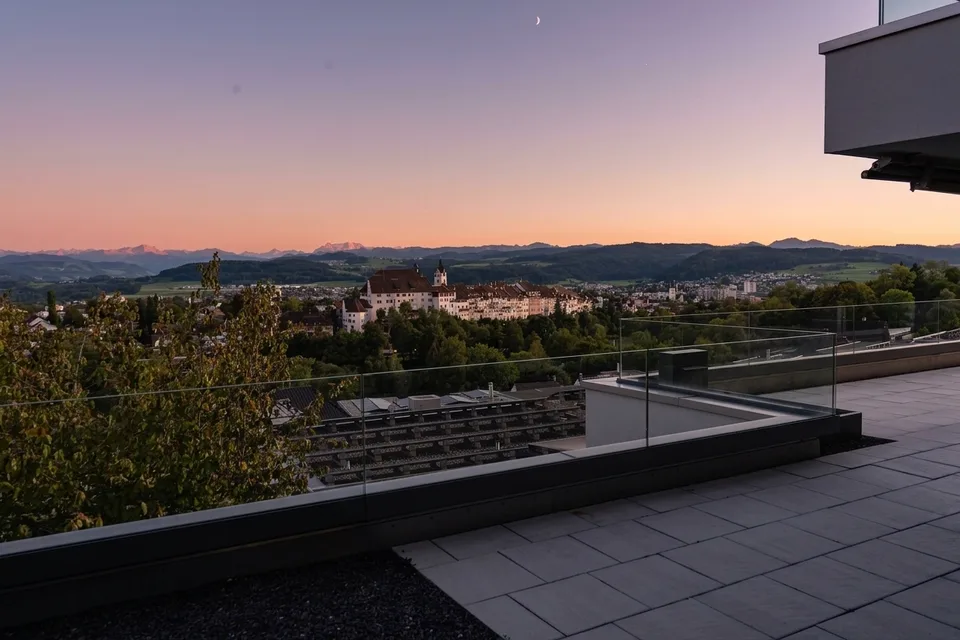 Wohnen am Hofberg – 5.5-Zimmer-Wohnung mit 121 m² Terrasse – Foto 10 von 10
