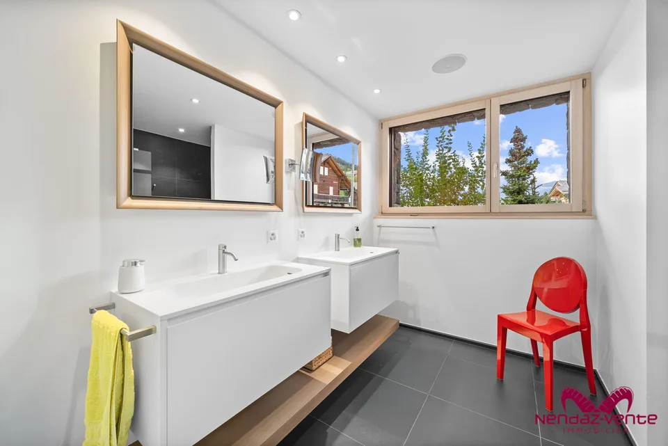 Un chalet de toute beauté aux Rairettes en résidence principale – foto 9 di 13