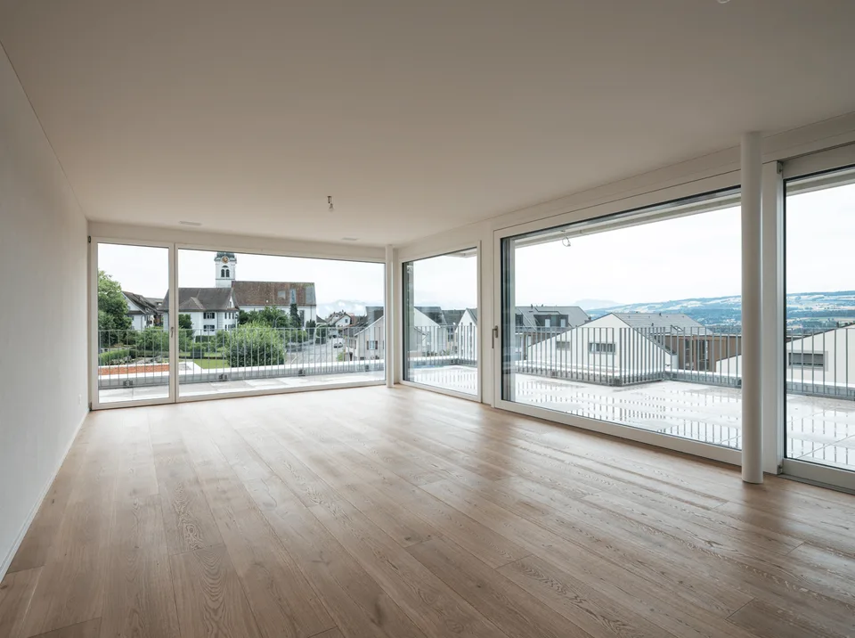 Erstvermietung: Einzigartige Attikawohnung mit Aussicht über das Reusstal – Foto 3 von 17