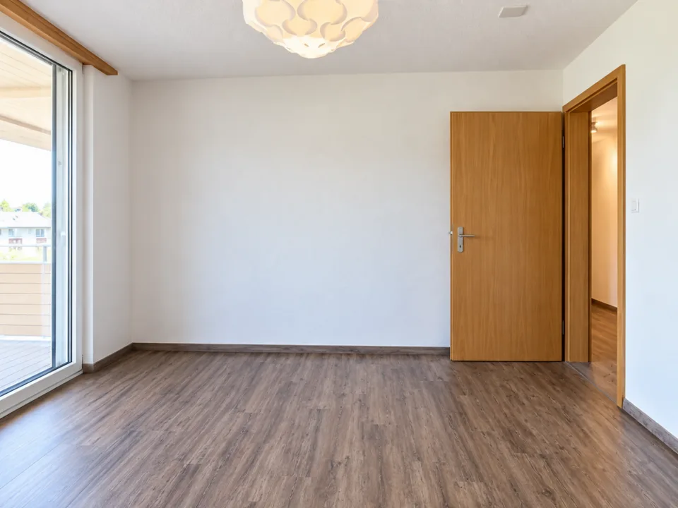 4.5-Zimmerwohnung auf dem Land mit grossem Balkon zu Vermieten – Foto 6 von 15