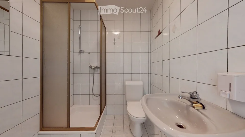 Zu vermieten schönes Dachgeschoß-Apartment mit 3.5 Zimmern und Durchgang – Foto 5 von 5