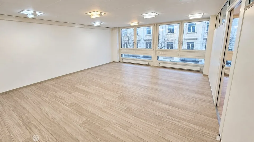 Votre nouveau bureau dans un emplacement idéal à Biel – photo 6 sur 8