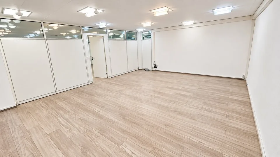 Votre nouveau bureau dans un emplacement idéal à Biel – photo 8 sur 8