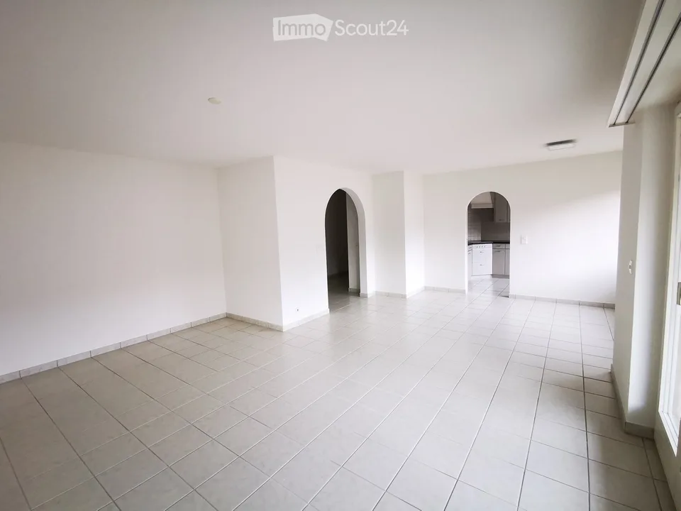 Bright and spacious living in Wegenstetten – photo 6 of 12