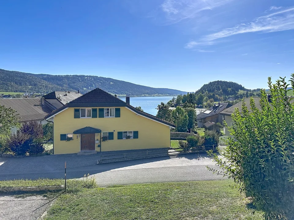 Individual villa with remarkable potential in residential area – photo 7 of 13
