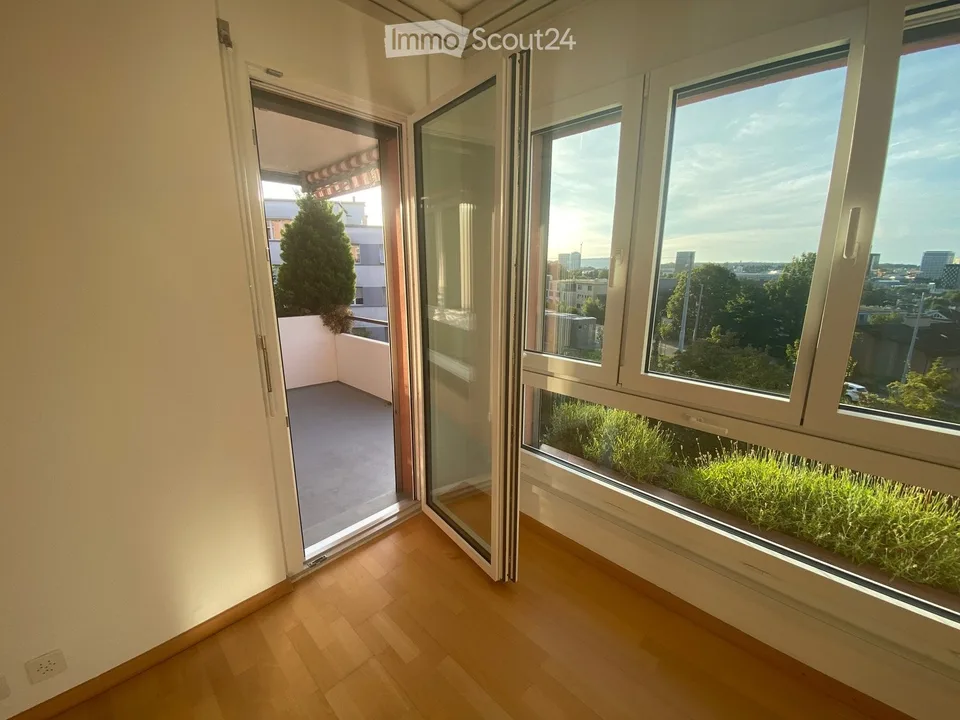 2.5 Zimmer Wohnung mit Lift, Balkon, Tiefgarage – Foto 3 von 5