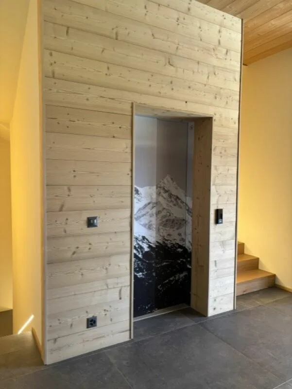 Magnificent Prestige Chalet: golf course in the neighborhood, the Alps on the horizon. – photo 6 of 8
