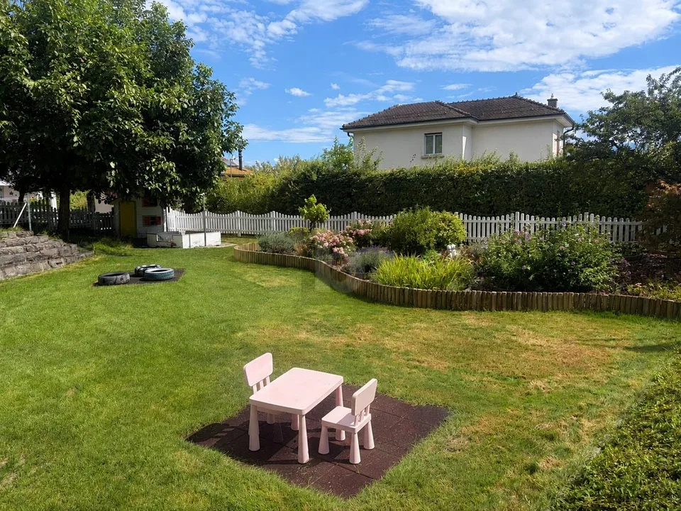 GROßZÜGIGE RÄUMLICHKEITEN UND GARTEN FÜR IHRE KINDERTAGESSTÄTTE – Foto 2 von 6