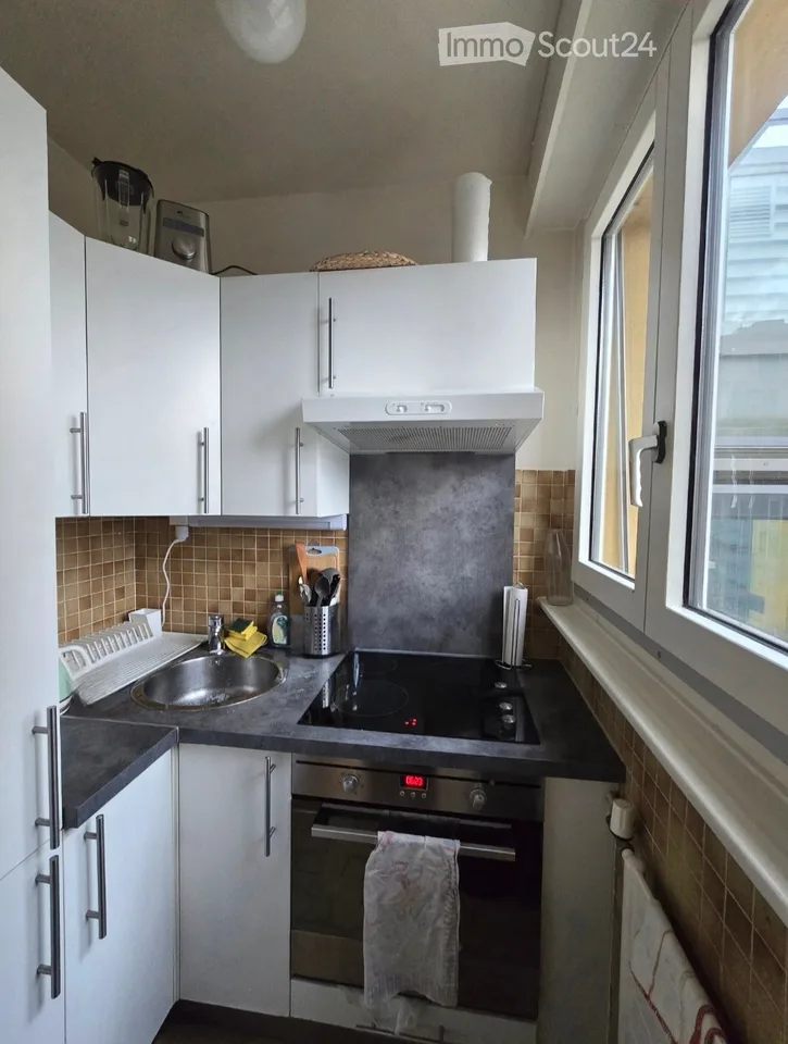 Lage Wohnung nahe dem See, 5 Minuten zu Fuß – Foto 3 von 5