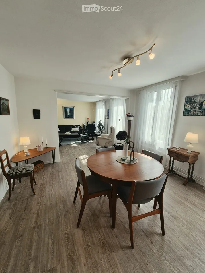 CHARMANTES FAMILIENWOHNUNG MIT GARTEN - NAHE ZUM ZENTRUM – Foto 5 von 5