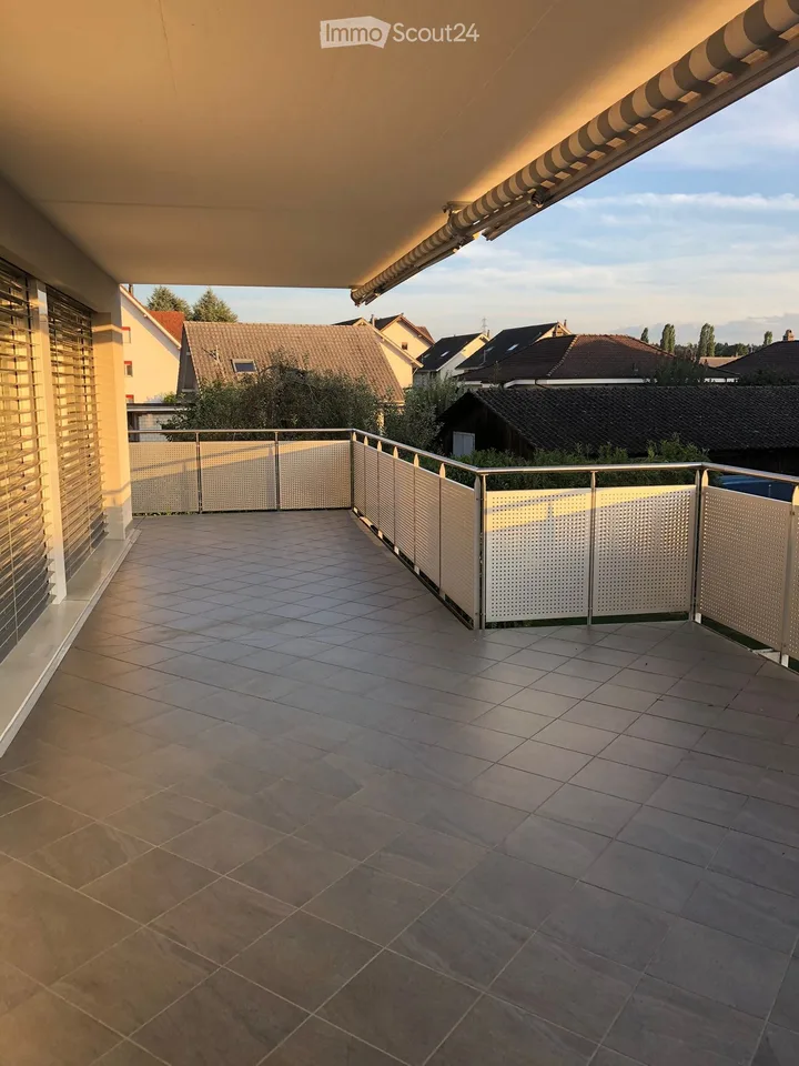Grande terrasse - appartement de 4,5 pièces élégant en design moderne – photo 2 sur 10