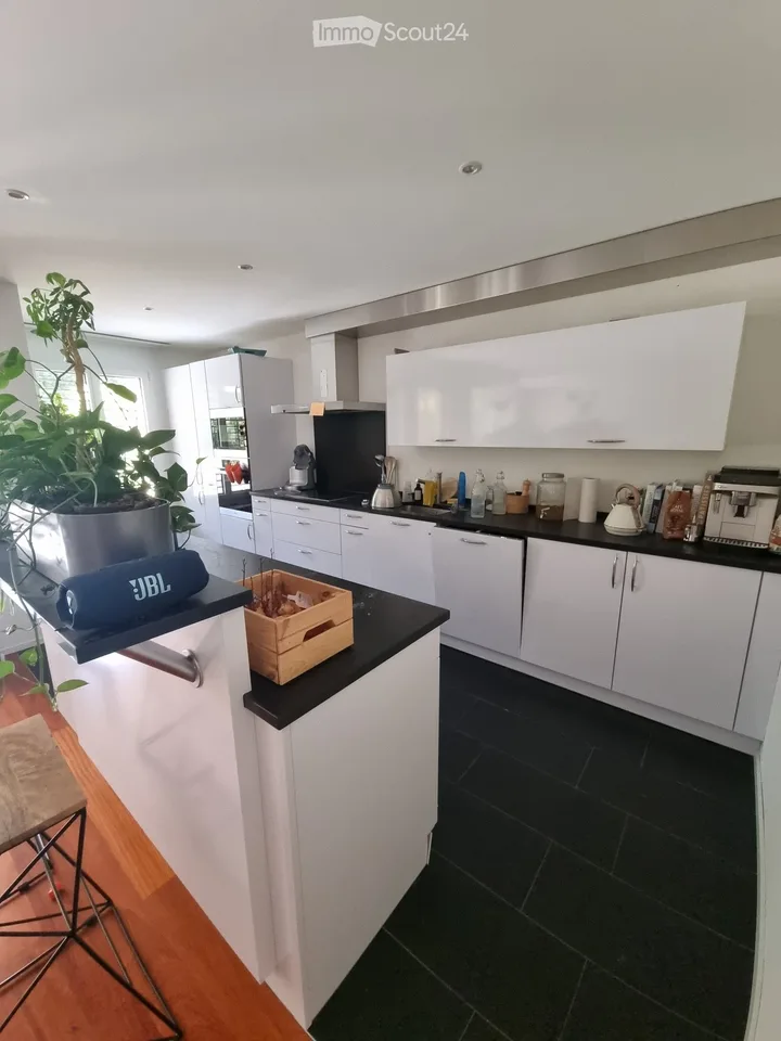 Schönes 4,5-Zimmer-Apartment mit Terrasse und Garten – Foto 6 von 11