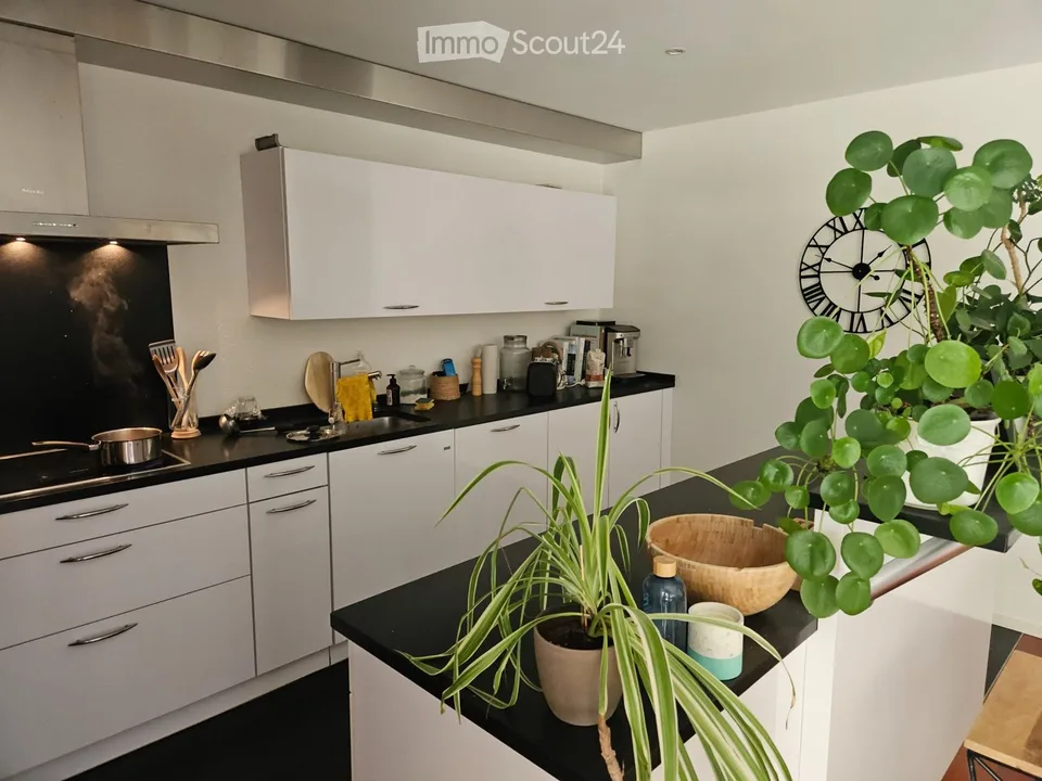 Schönes 4,5-Zimmer-Apartment mit Terrasse und Garten – Foto 5 von 11
